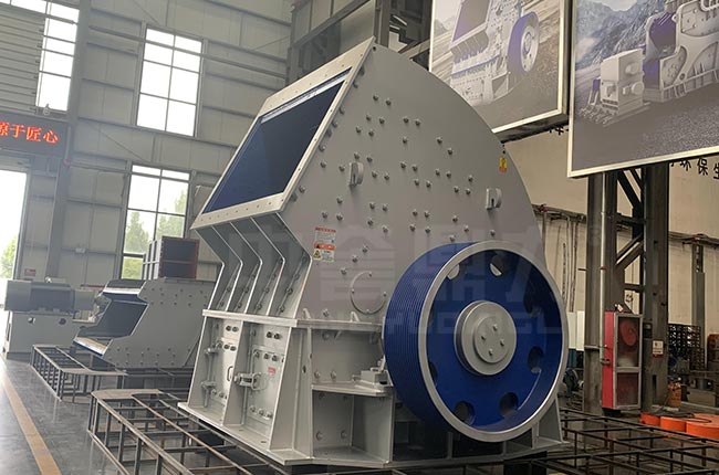 錘式破碎機側視圖