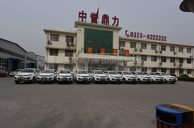 中譽鼎力大型錘破機廠家 中譽鼎力大型錘破機廠家