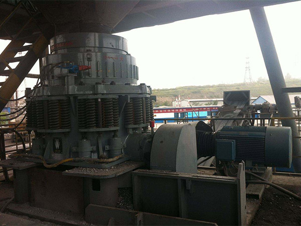 多缸液壓圓錐破碎機(jī)使用現(xiàn)場(chǎng)