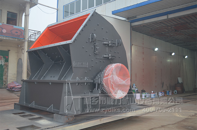 生產(chǎn)線設(shè)備之錘式破碎機(jī) 生產(chǎn)線設(shè)備之錘式破碎機(jī)