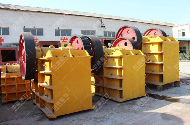 顎式碎石機(jī) 顎式碎石機(jī)