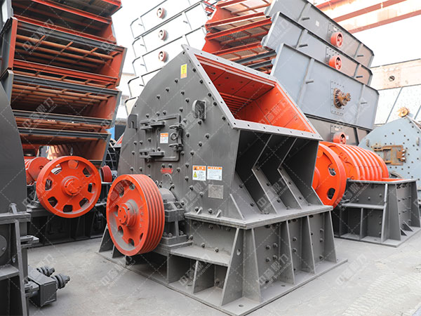中譽(yù)鼎力反擊錘式破碎機(jī) 中譽(yù)鼎力反擊錘式破碎機(jī)