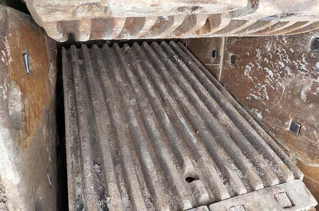 鄂式破碎機(jī)顎板 鄂式破碎機(jī)顎板